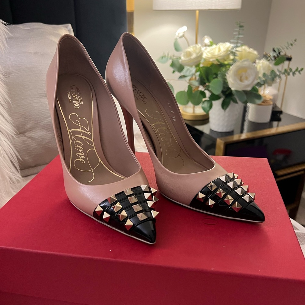 Valentino Garavani Rockstud Alcove Pumps with Studs